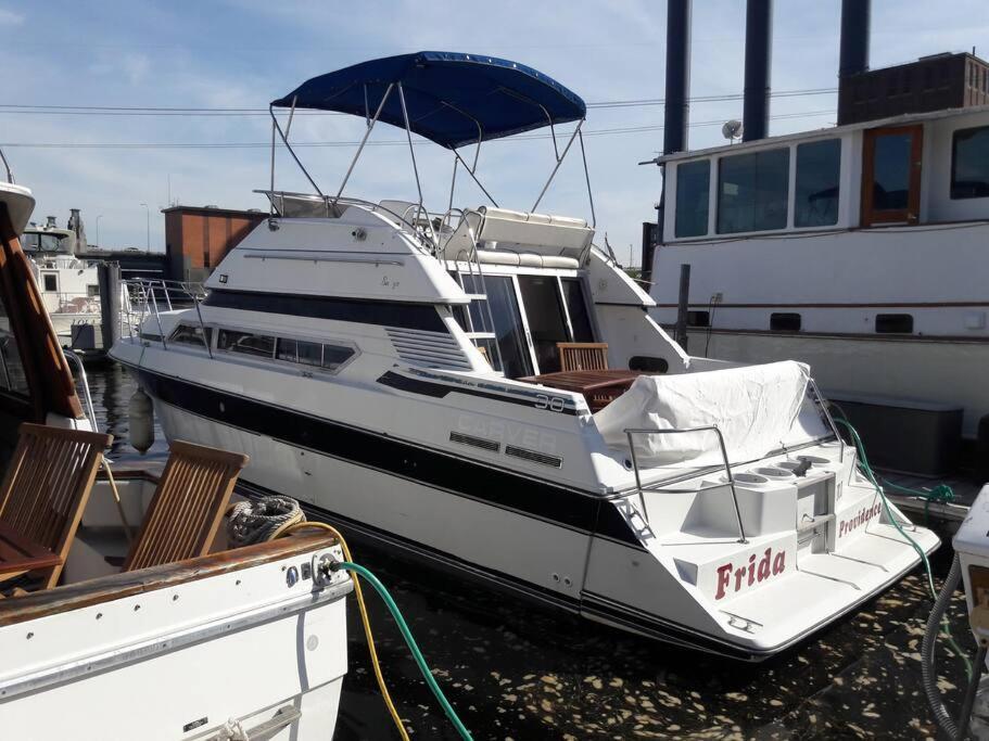 Yacht Stay Providence Marina Exterior photo