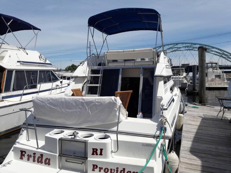 Yacht Stay Providence Marina Exterior photo